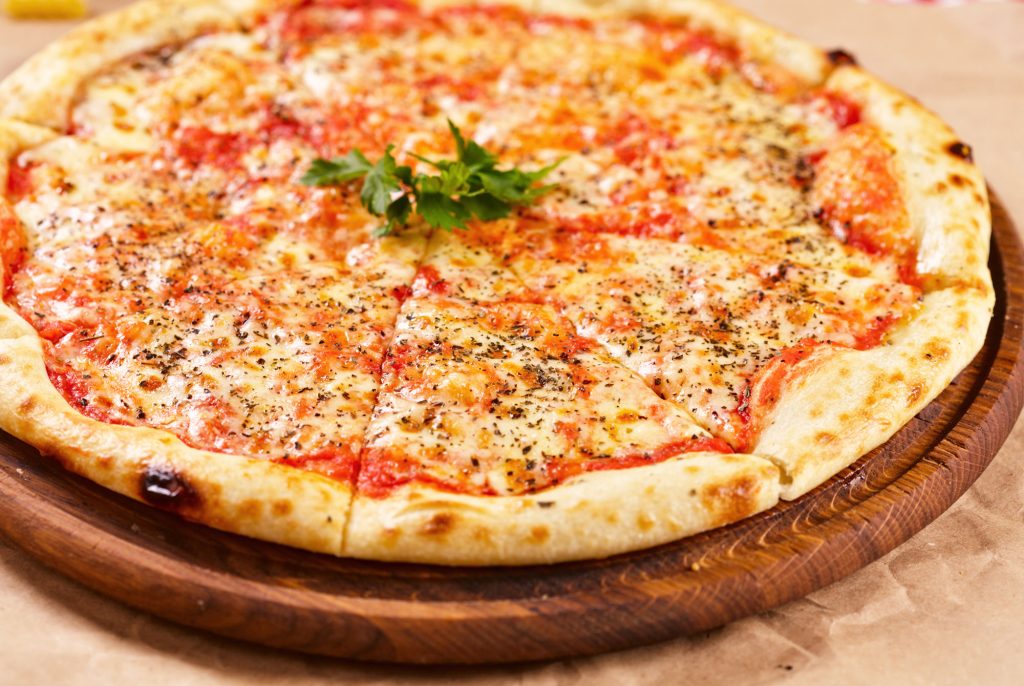 Pizza romana tonda origano pomodoro mozzarella
